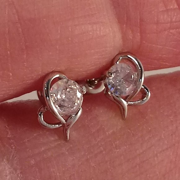 Silver Plated Small Heart Flower Diamond Zircon Stud Earrings Party Gift - Picture 3 of 7